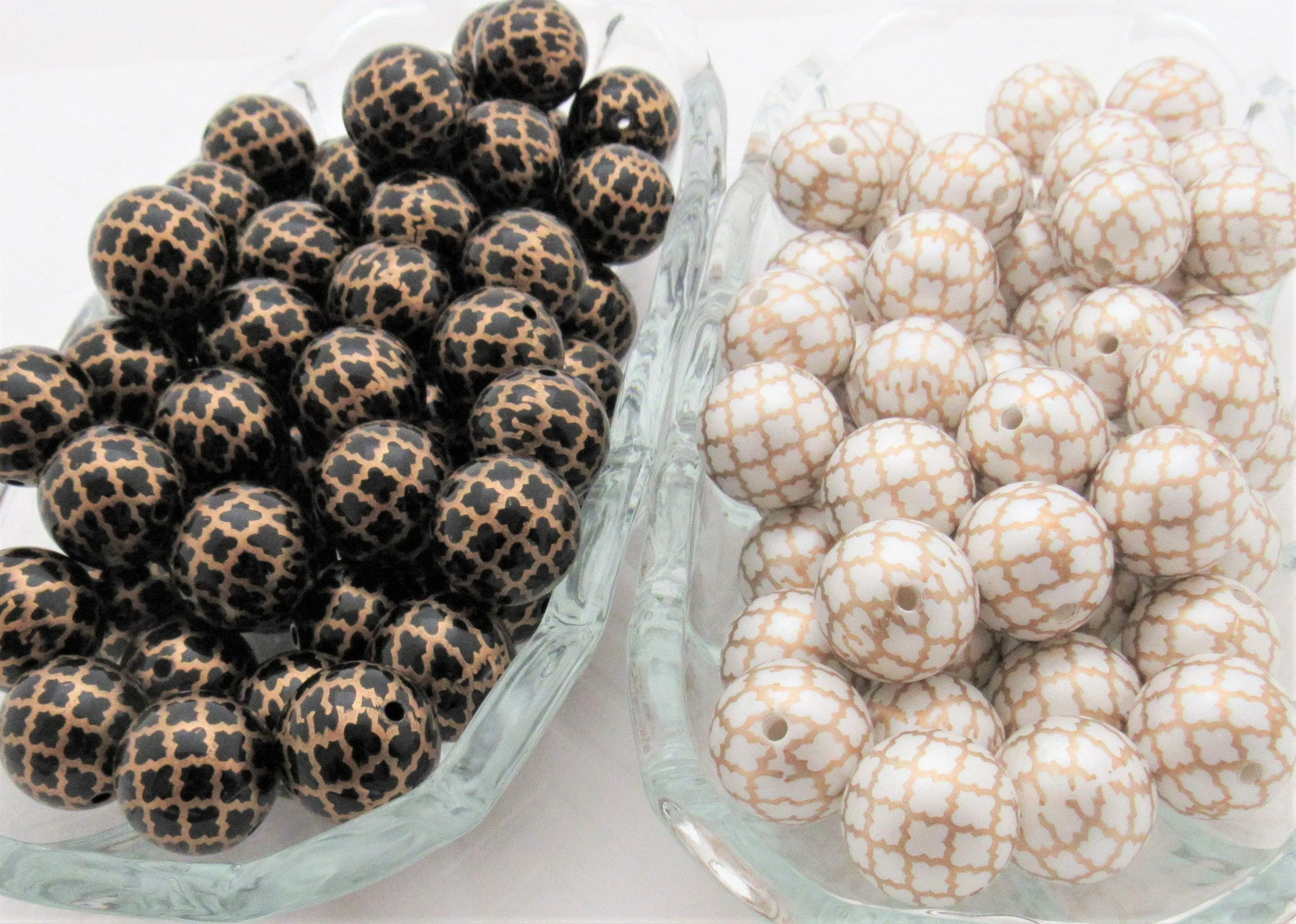 20mm Printed Quatrefoil Gold on Black Pearls,  Bubblegum Beads, Chunky Gumball Beads, Bubblegum Bead Supply, Chunky Printed Pearl Beads