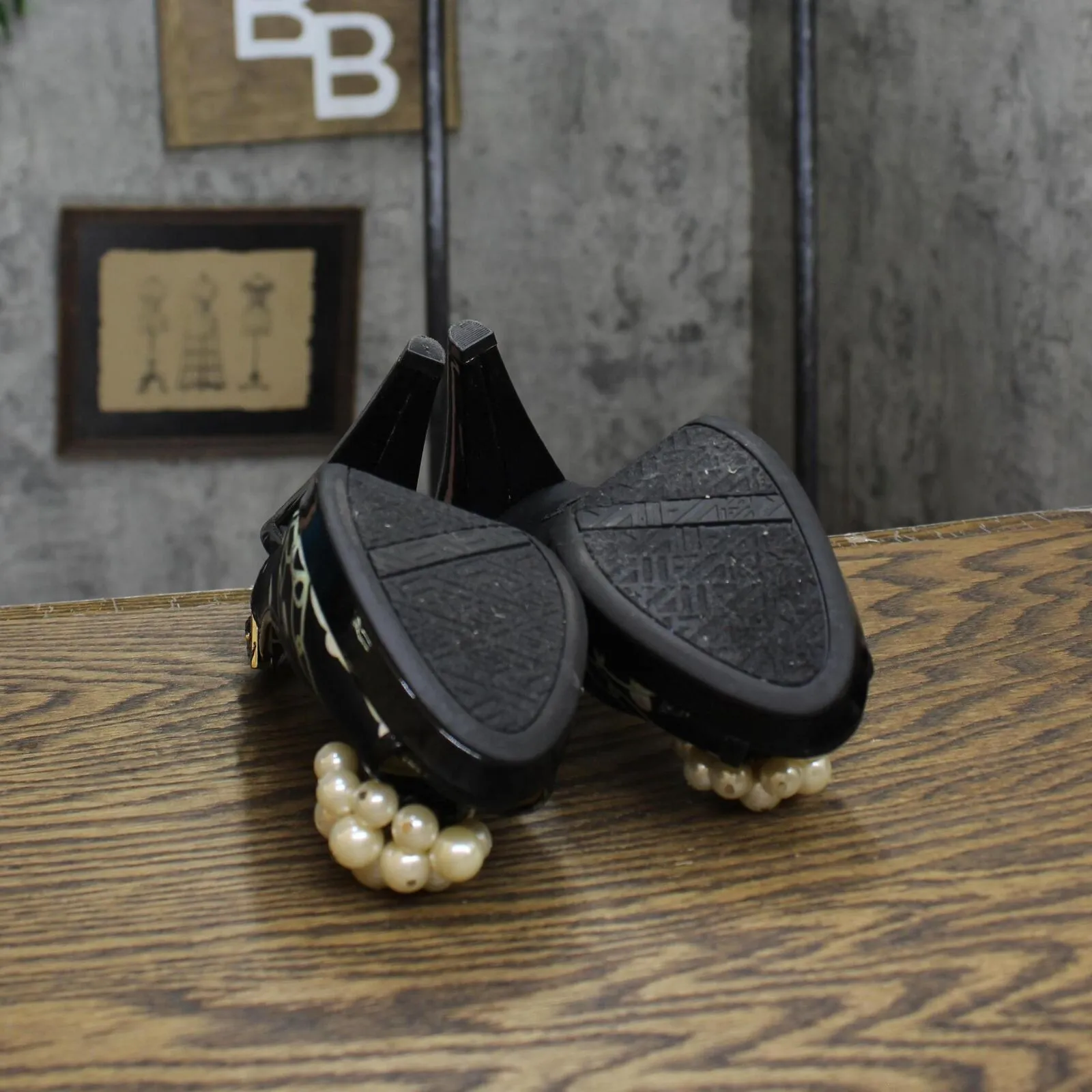 AK Anne Klein Womens Vintage High Heels Pearl Embellished Black / Ivory 6M