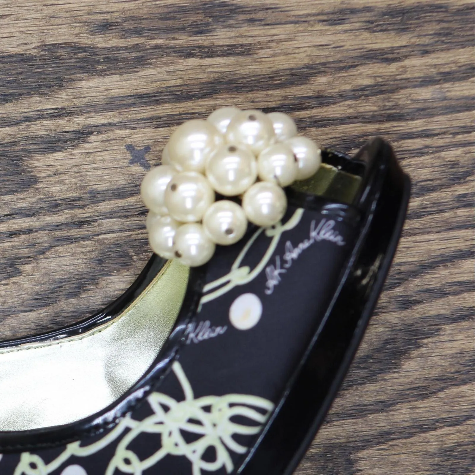 AK Anne Klein Womens Vintage High Heels Pearl Embellished Black / Ivory 6M