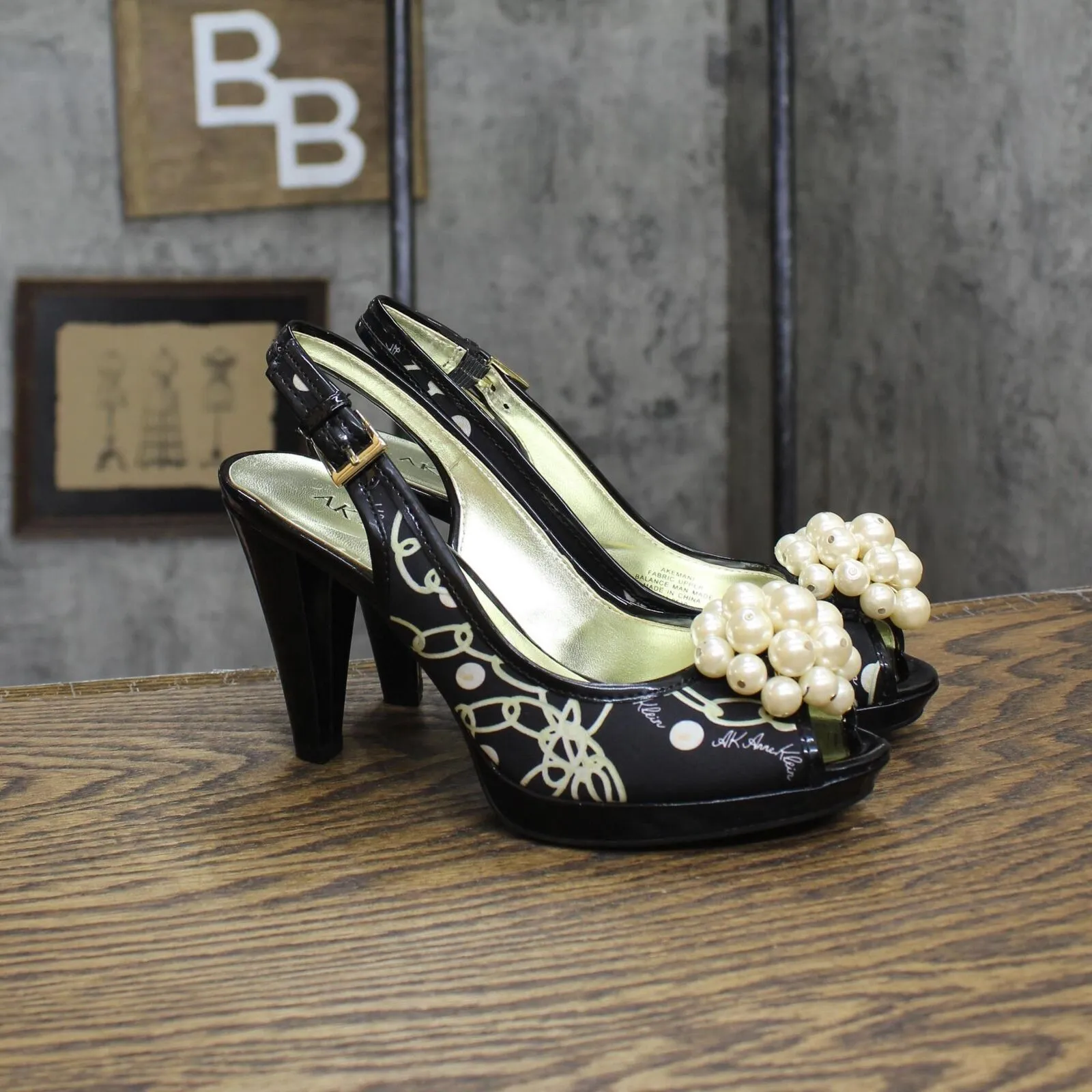 AK Anne Klein Womens Vintage High Heels Pearl Embellished Black / Ivory 6M