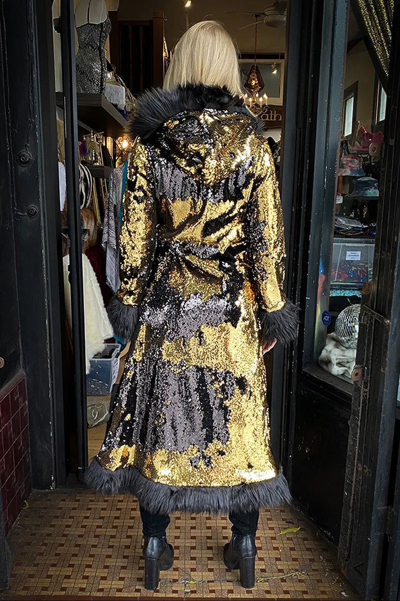 Deluxe Tamo Coat: Gold & Black Flip Sequin   Black Faux Fur Trim