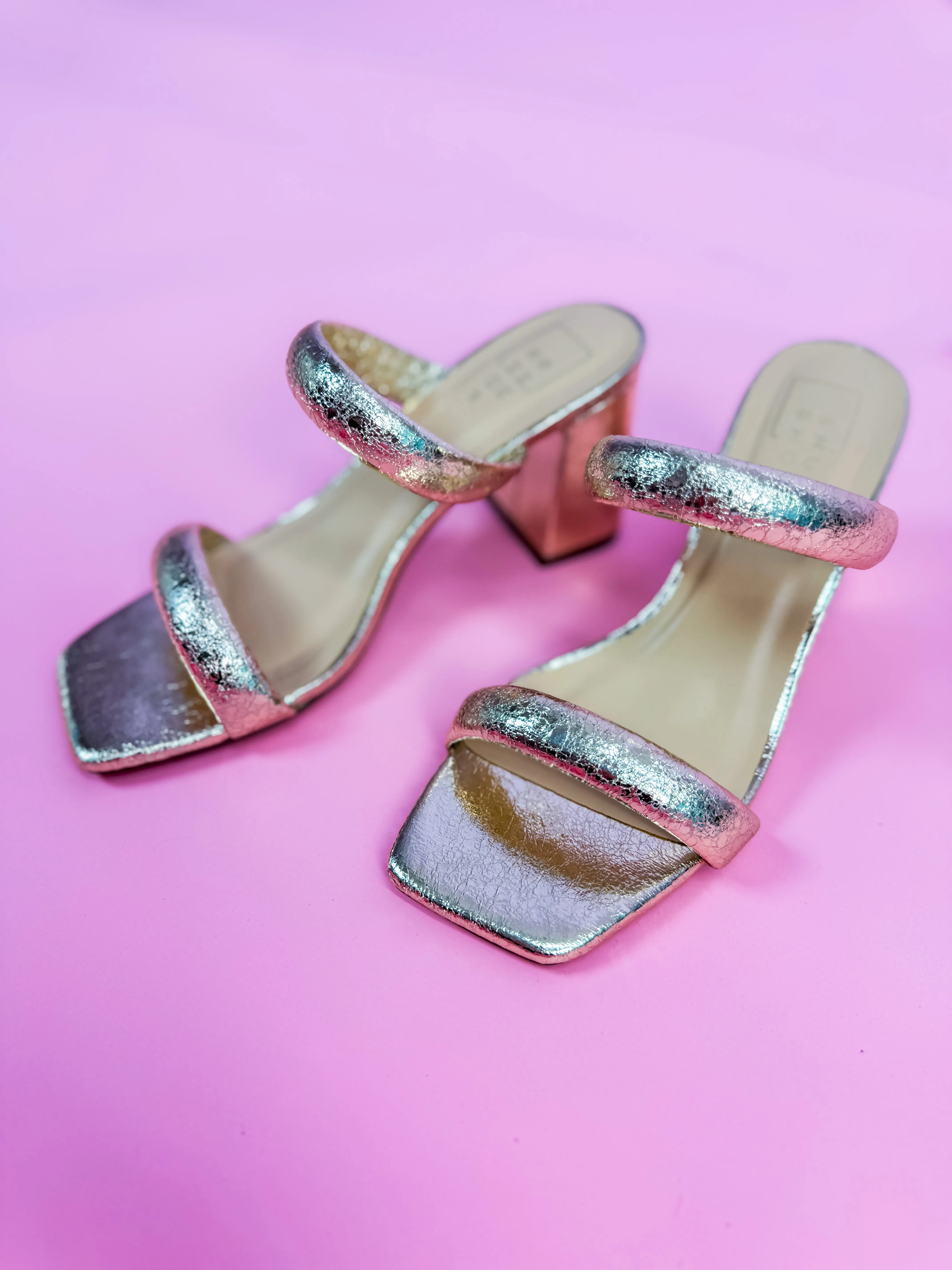 Farah Heel in Gold