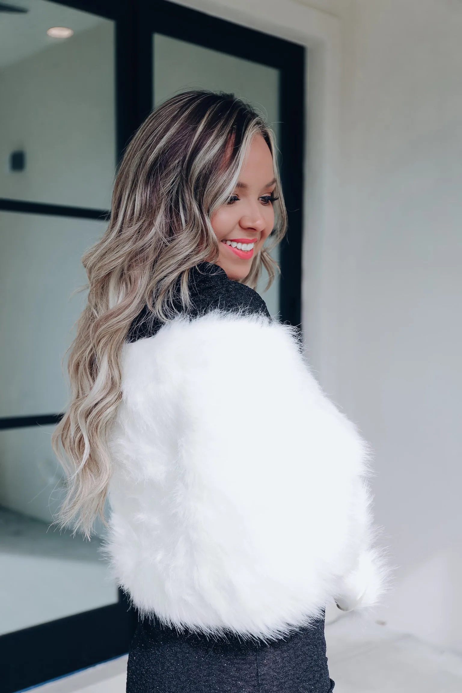 Hollywood Diva Faux Fur Stole - Ivory