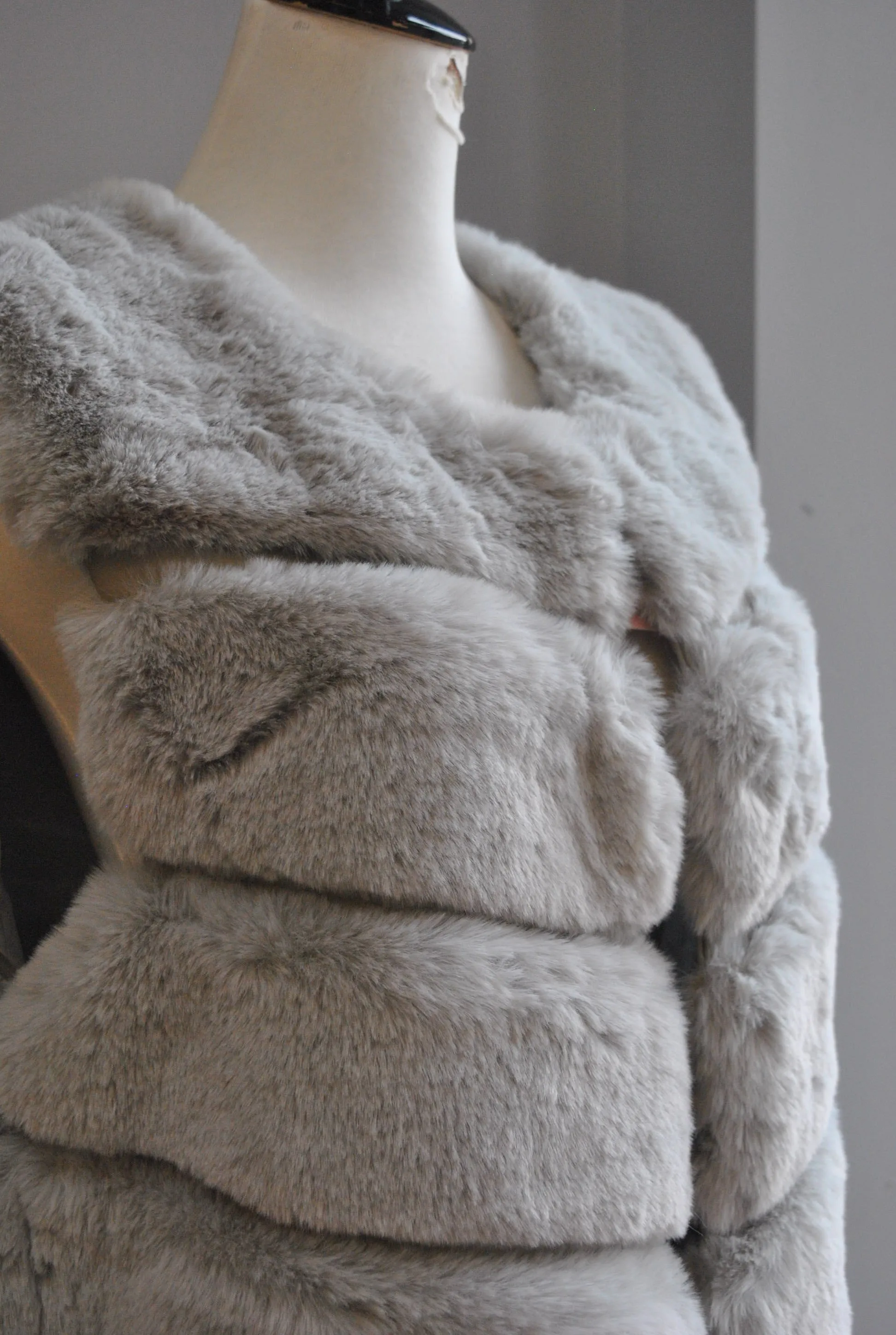 LIGHT GREY FAUX FUR VEST