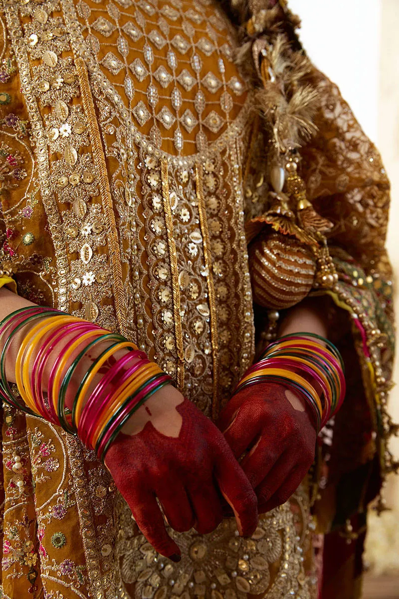 MOHSIN NAVEED RANJHA | WEDDING COLLECTION 2023 - KESARI