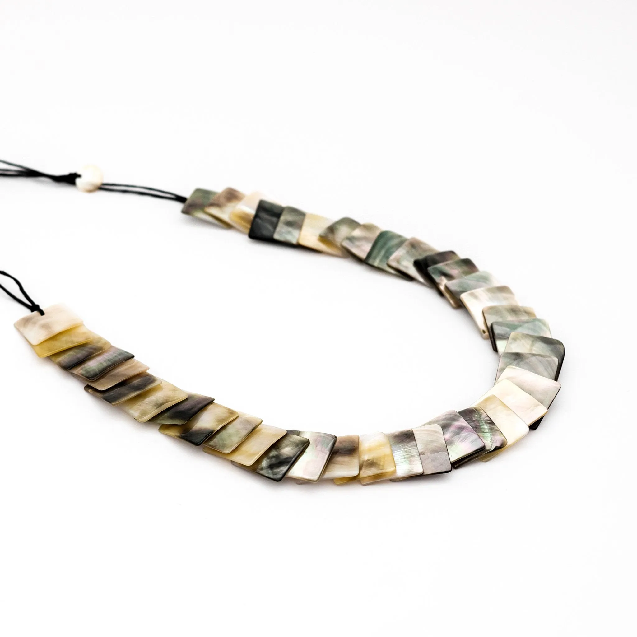 Mother of Pearl Shell Necklace - Playa Iridescent Grey