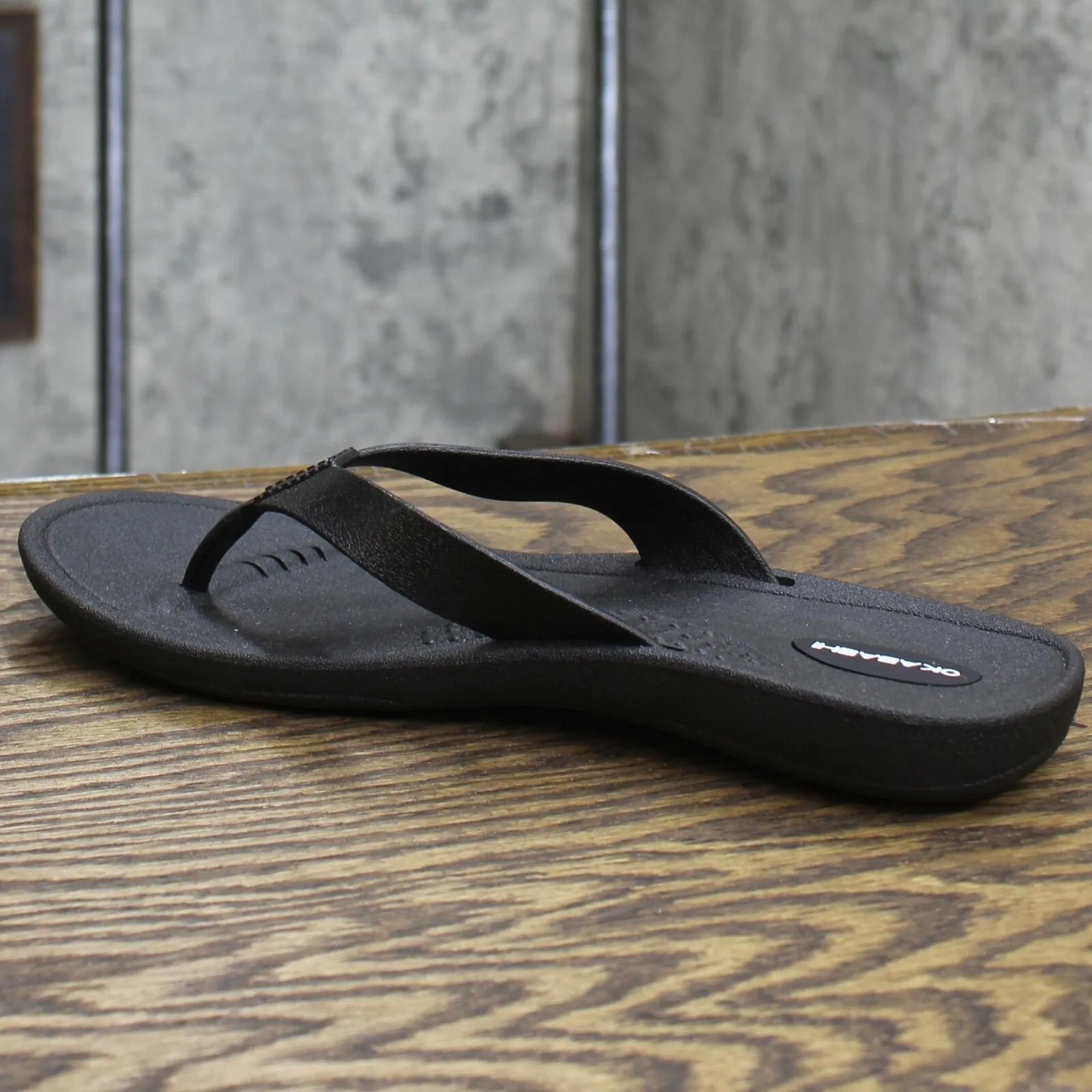 Okabashi Womens Maui Flip Flops Black M/L