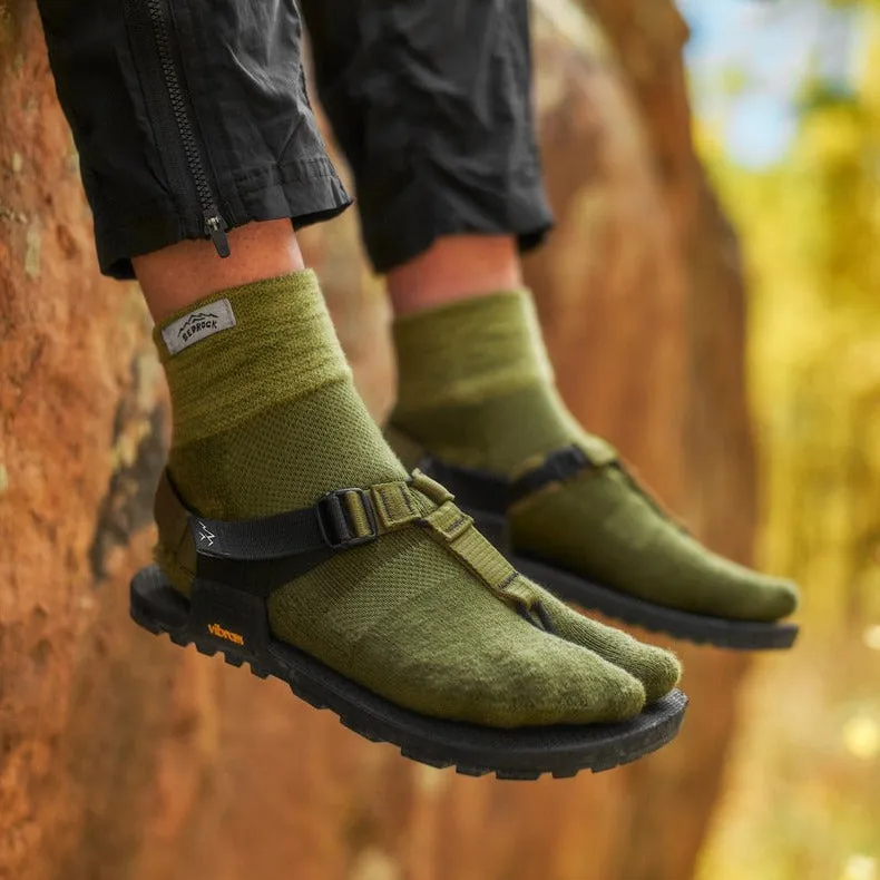 Performance Split-Toe Socks