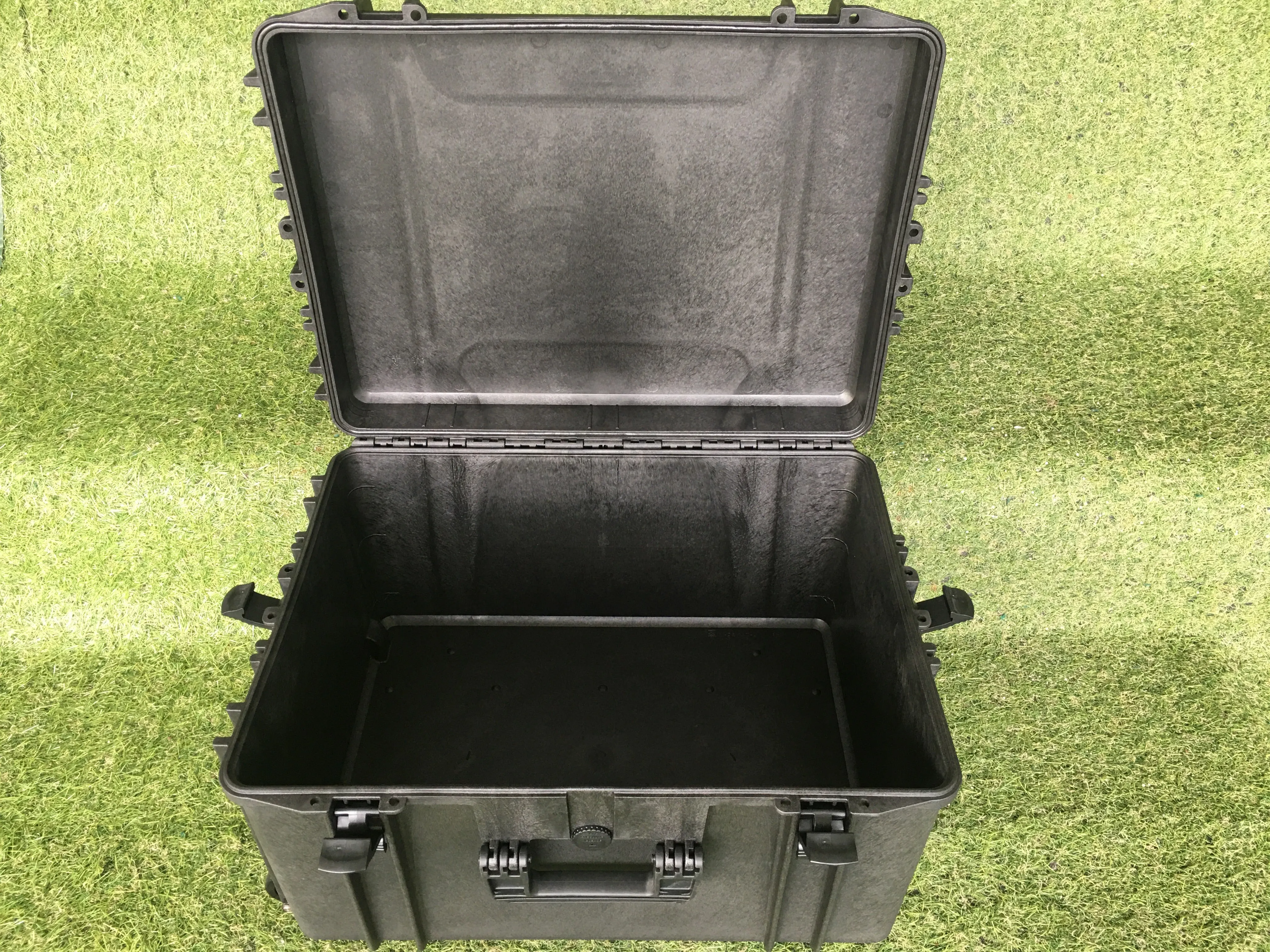RFT MAX620H340TR (no foam) BLACK W TROLLEY