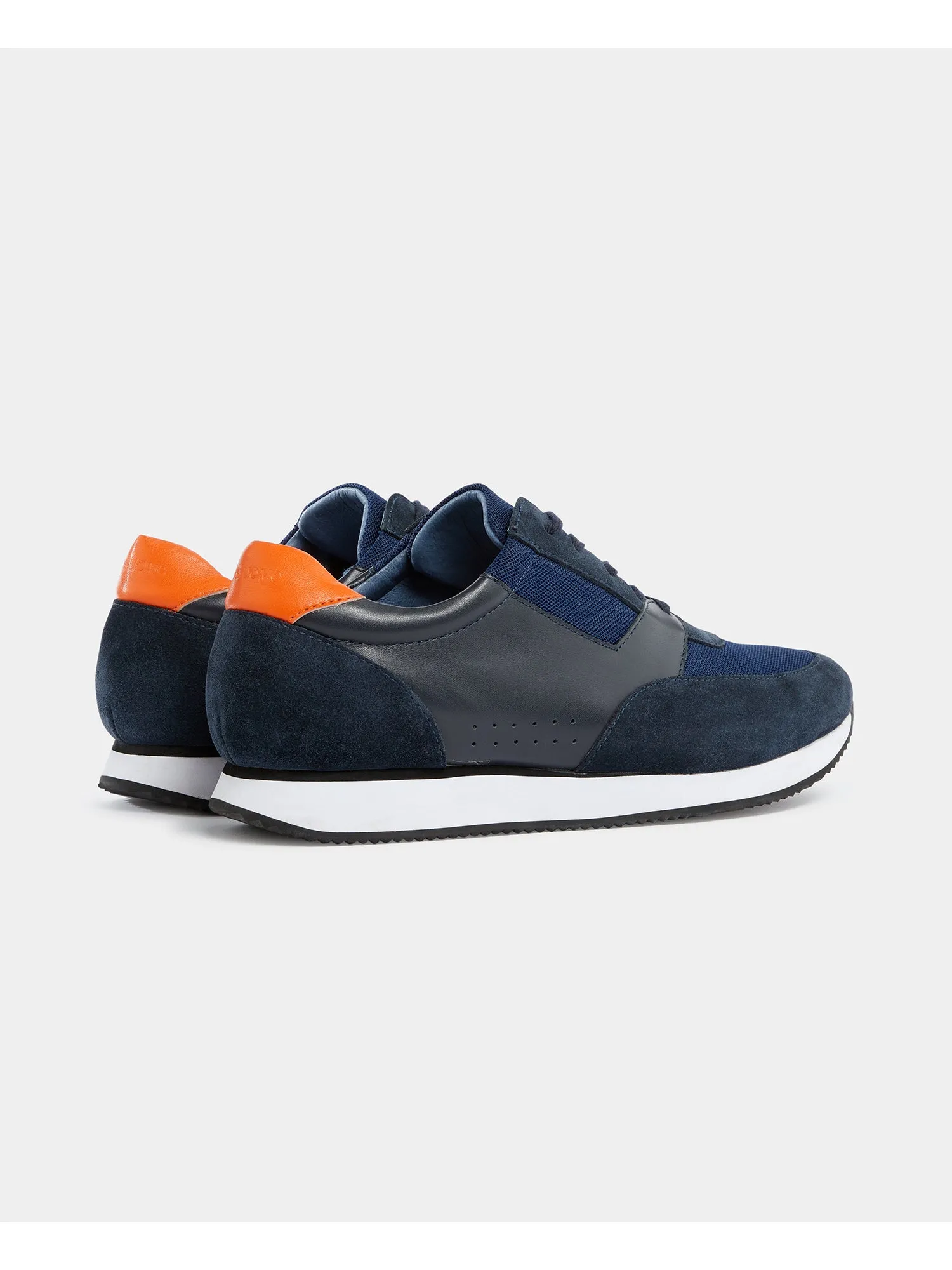 Tee & Trainers