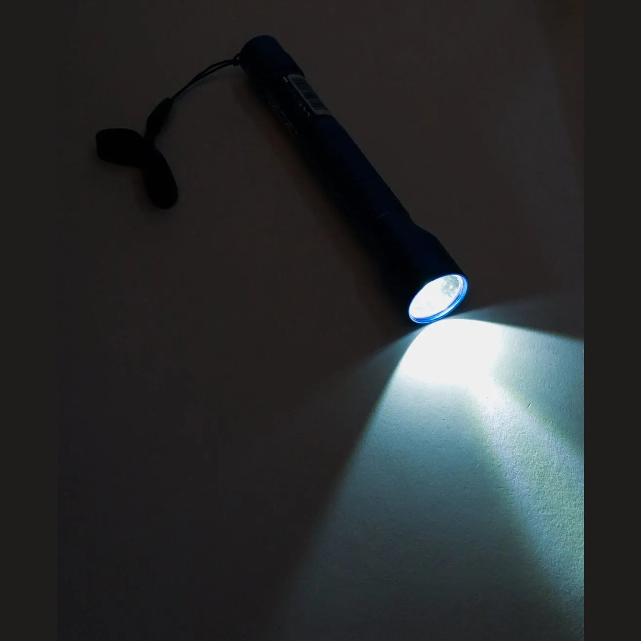 Wadfow Non-Rechargeable LED Flashlight - WFL2J05