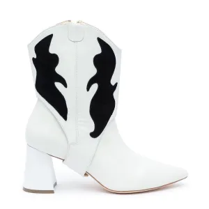 White Boot   Oakley Strap