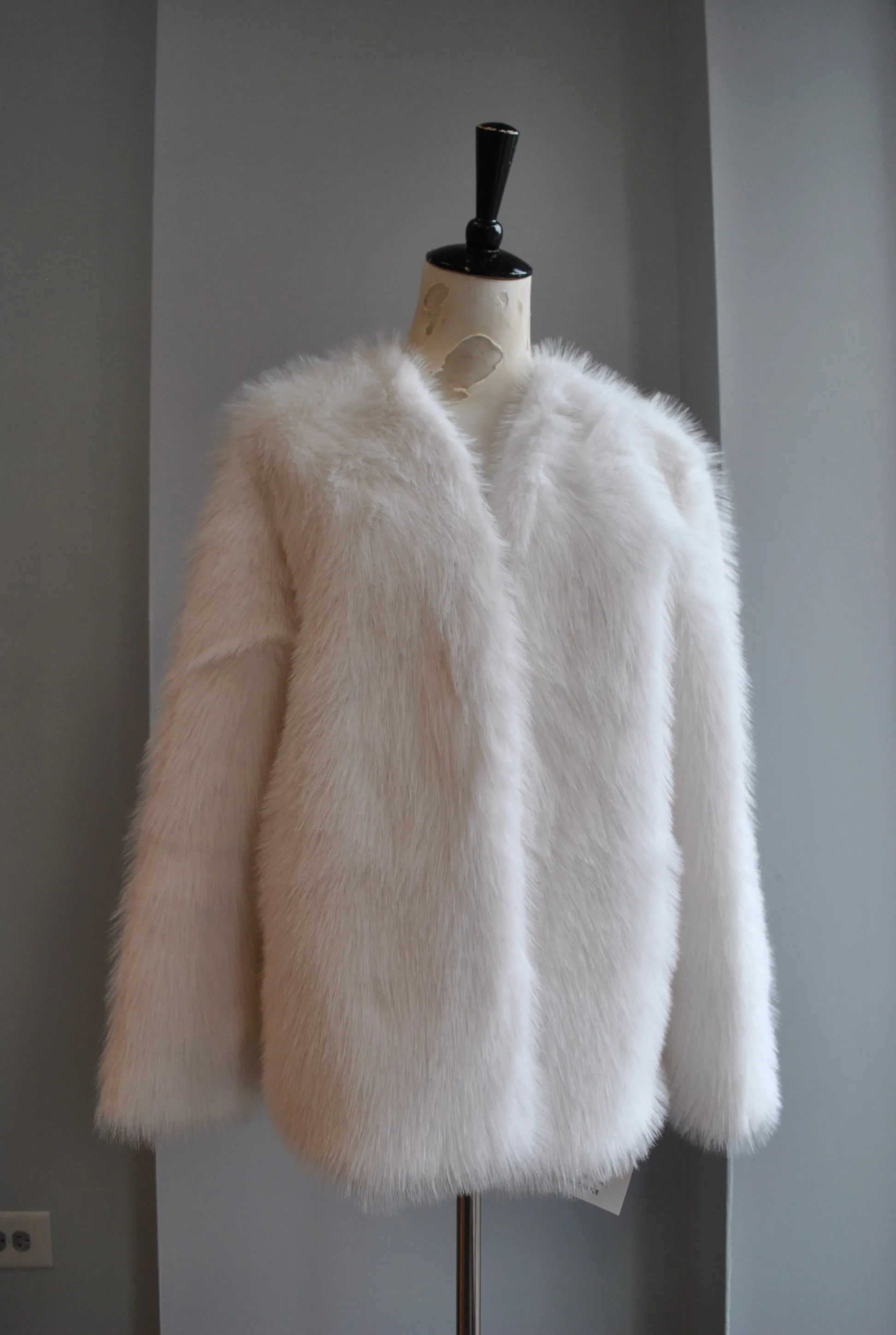 WHITE FAUX FUR JACKET